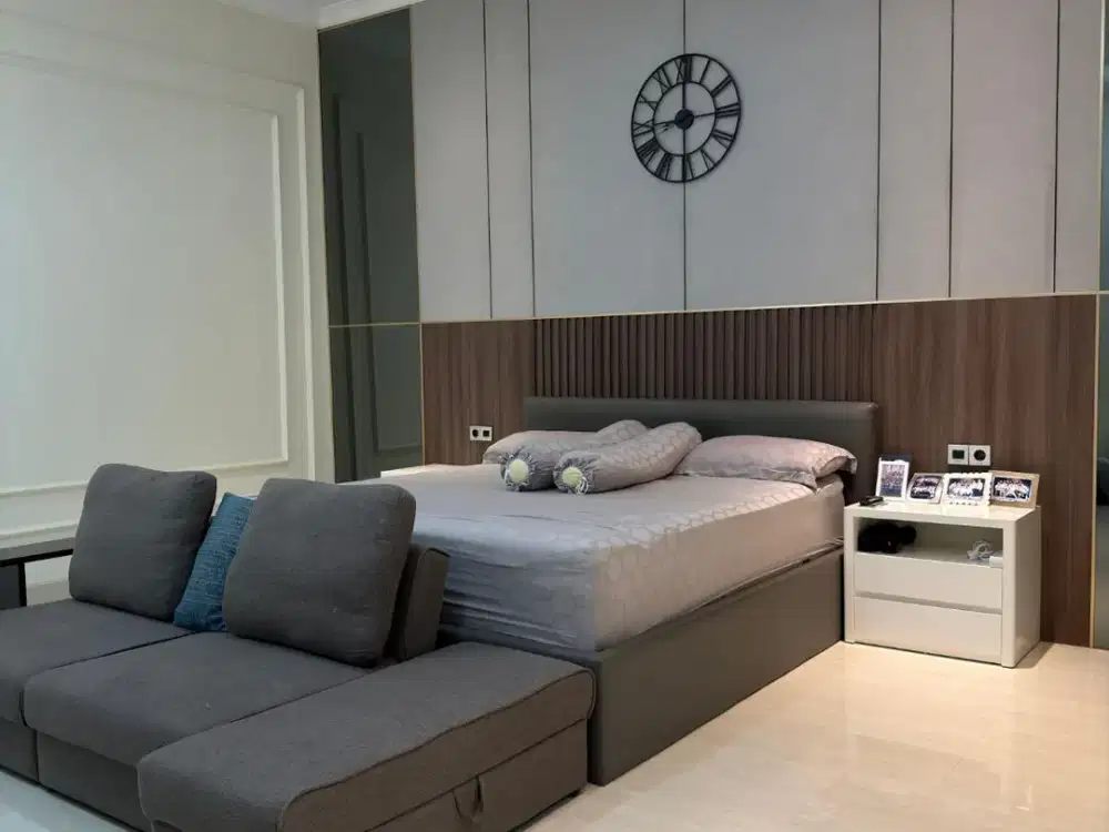 Rumah Mewah Full Interior & Private Pool di Pakuwon Indah, SBY