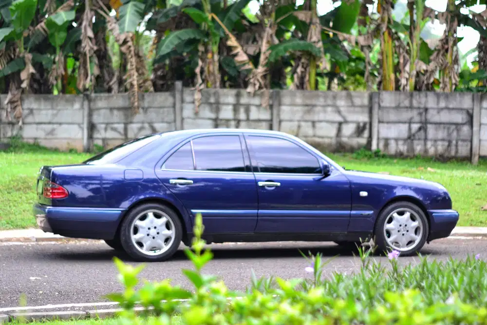 Mercedes-Benz E230 1997 Bensin