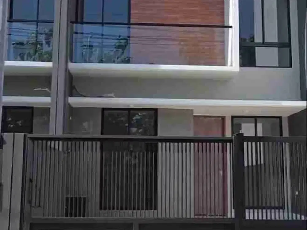 Dijual Rumah Minimalis Baru Gress Indent Berkualitas di Kutisari Indah Utara Surabaya Row Lebar depan Taman 2 Lantai Hadap Utara
