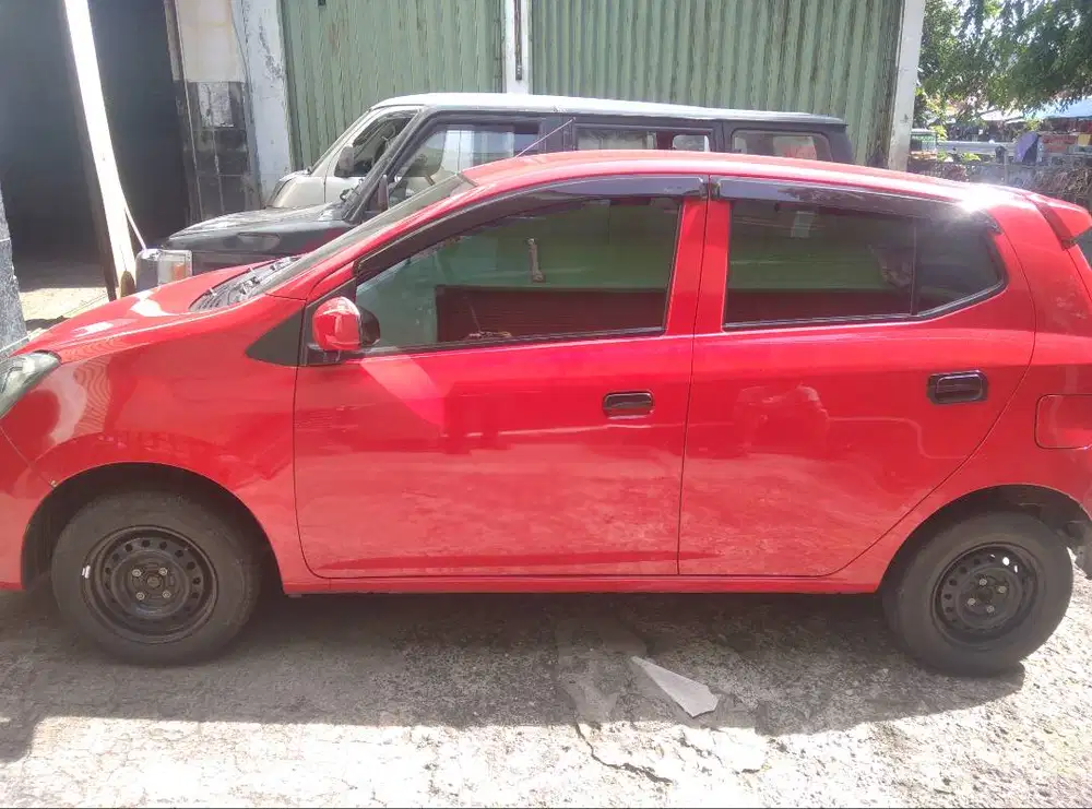 Jual Daihatsu Ayla type M 1000cc