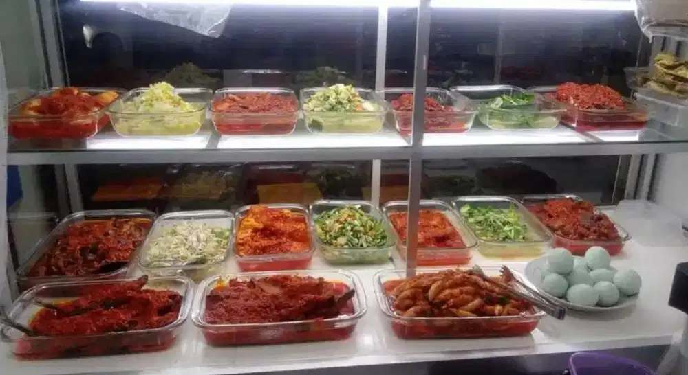 JURU MASAK DAN PELAYAN BERPENGALAMAN