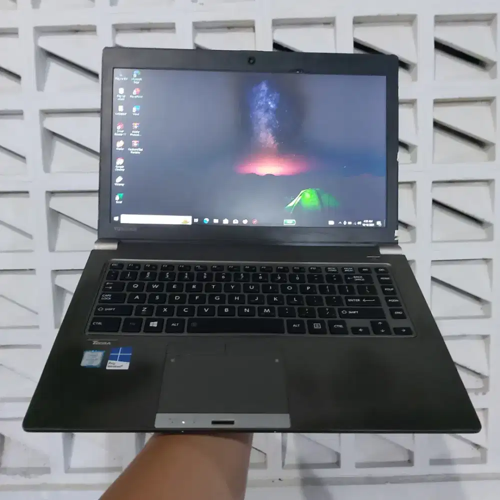 Toshiba Tecra Z40-C Intel Core i5 Skylike Gen 6 Slim Tipis