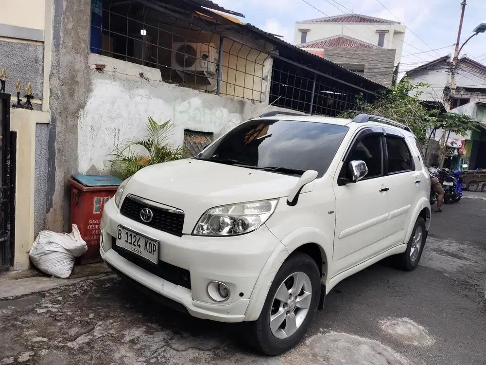 Toyota Rush 2013 Bensin