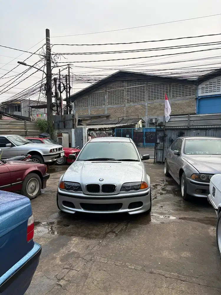 BMW 325i 2004 Bensin