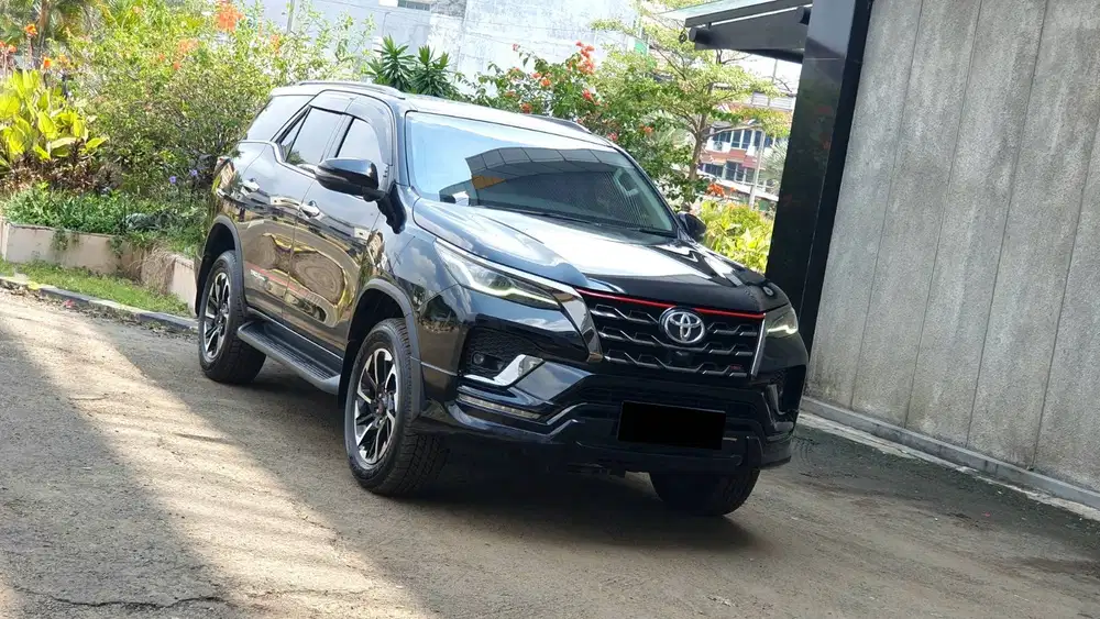 [ GARANSI 5TH ] Toyota Fortuner 2.4 VRZ TRD Sportivo Diesel 2020/2021