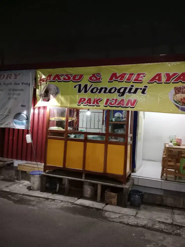 Gerobak bakso dan mie ayam + meja kursi bekas rasa baru