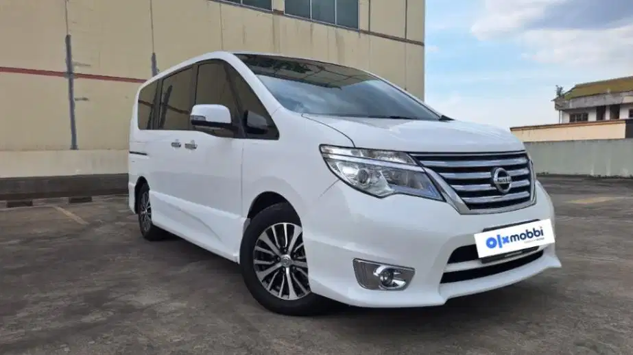 TERMURAH Nissan Serena 2.0 Highway Star Bensin-AT 2015 UYX B