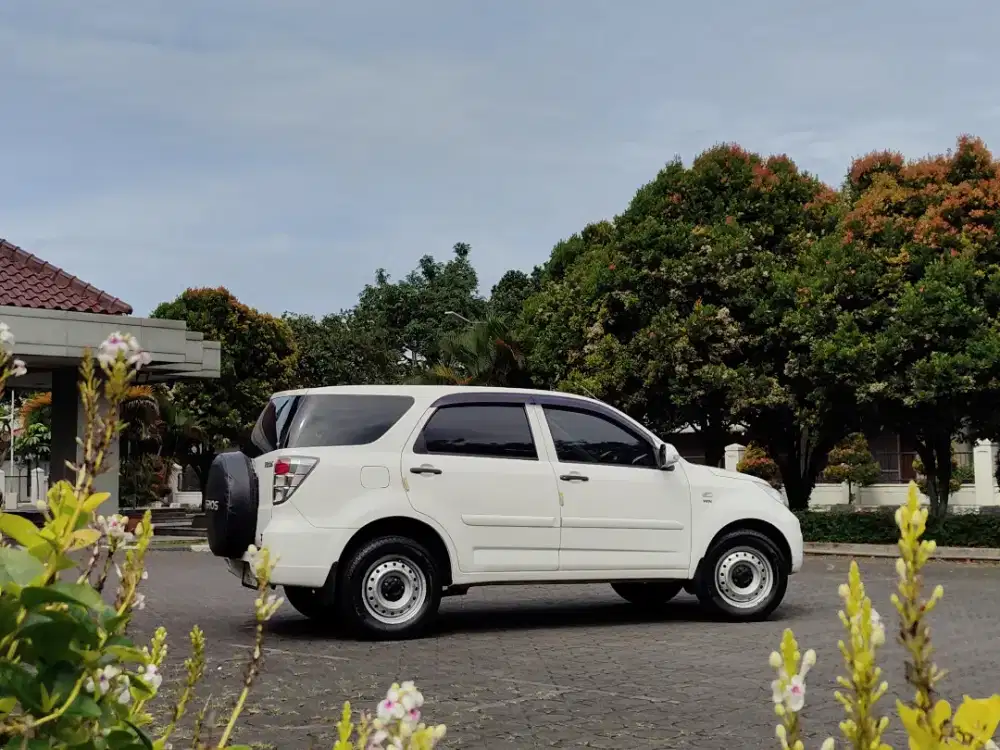 Terios TS Extra 2013 Matic Putih Record Service Original