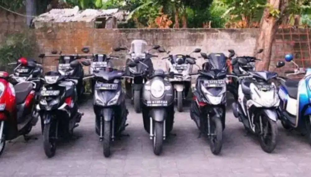 YANG SEDANG MENCARI PEKERJAAN SAYA MINJAMKAN MOTOR