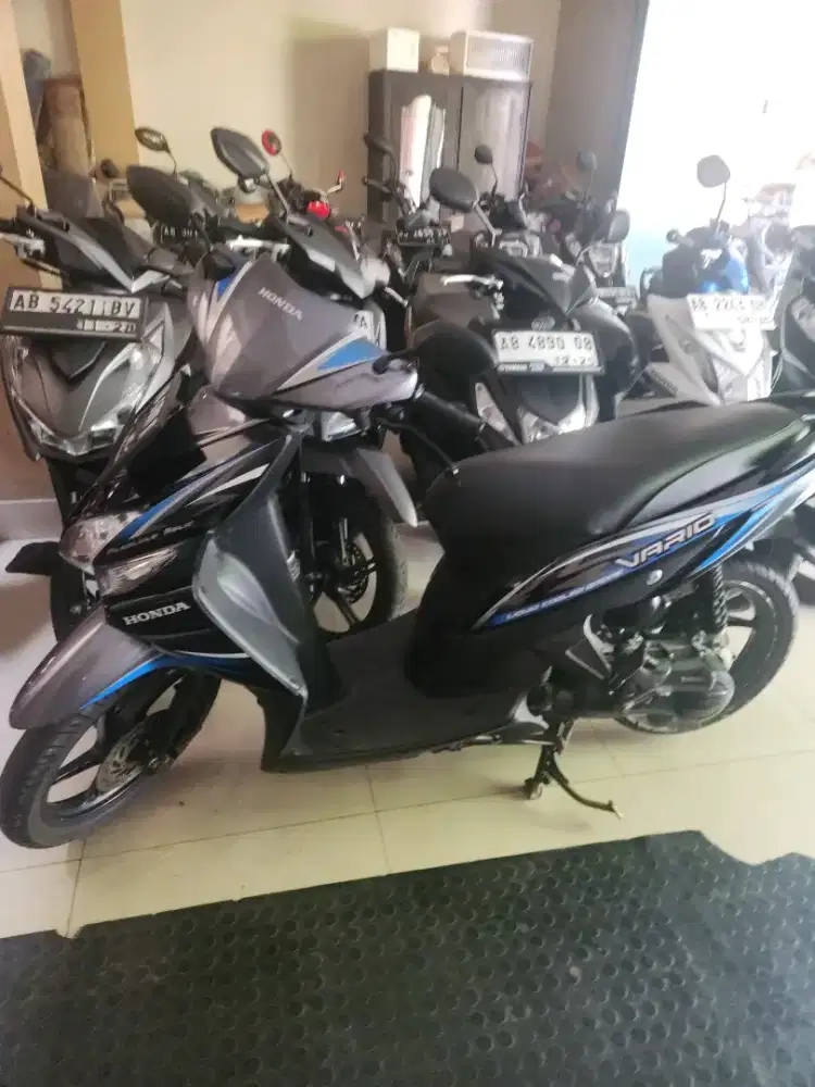 Vario 110 hitam 2012 gbm