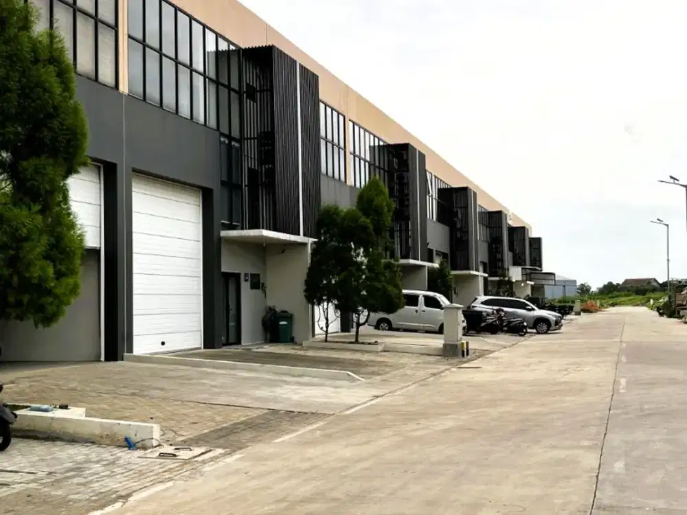 GUDANG MODERN SIAP OPERASIONAL DENGAN KANTOR 3 LANTAI SELANGKAH KE BANDARA SOETTA