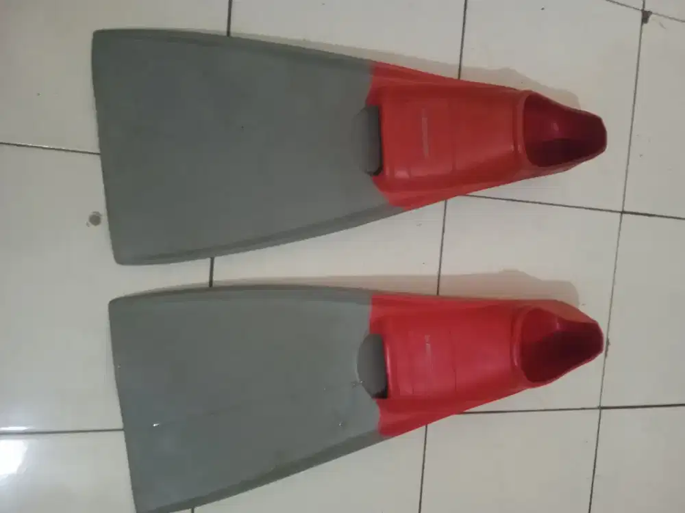 Kaki Katak Renang Dunlop 38-39