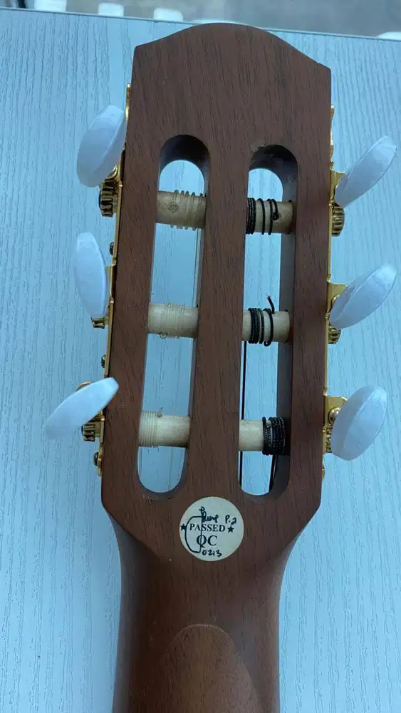 Jual Gitar GENTA C-420-CE original clasic no minus