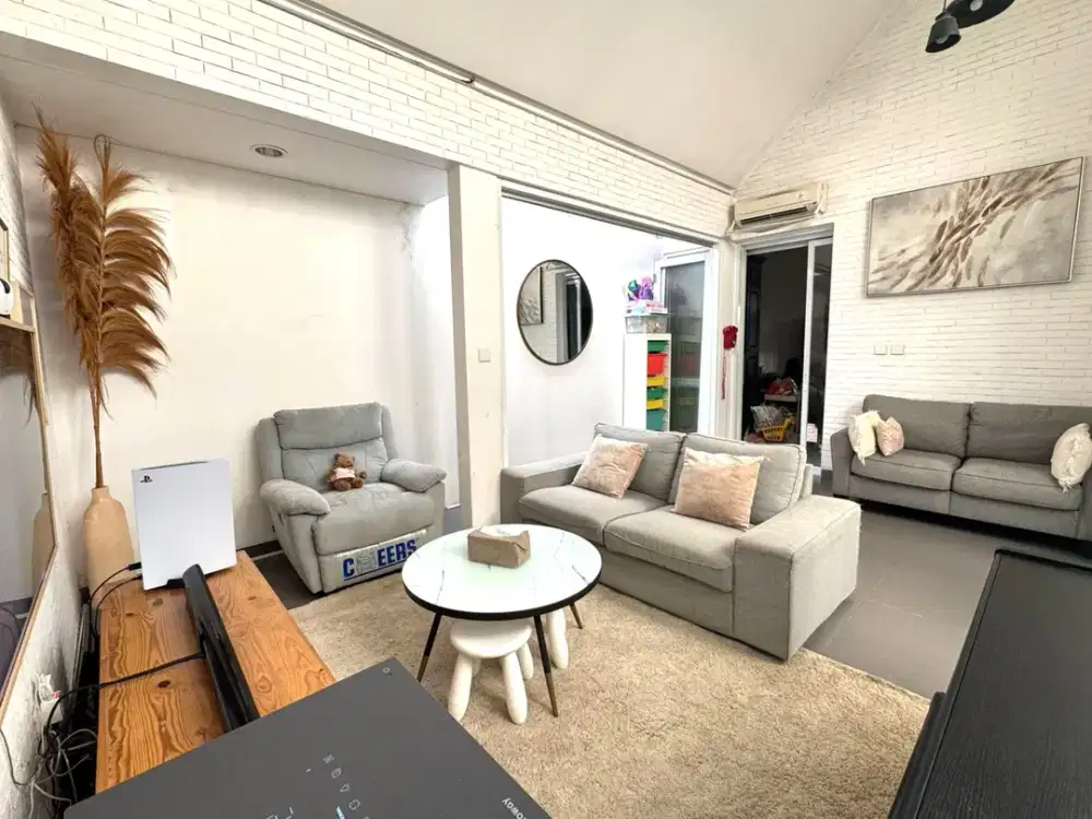 Rumah 2lt 6x17 102m 2KT Cluster La seine JGC Jakarta Garden City