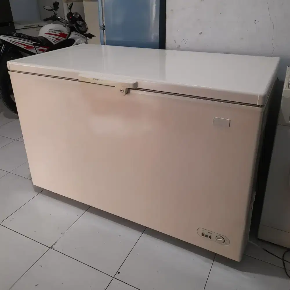 Freezer Box Elektrolux 400 Liter