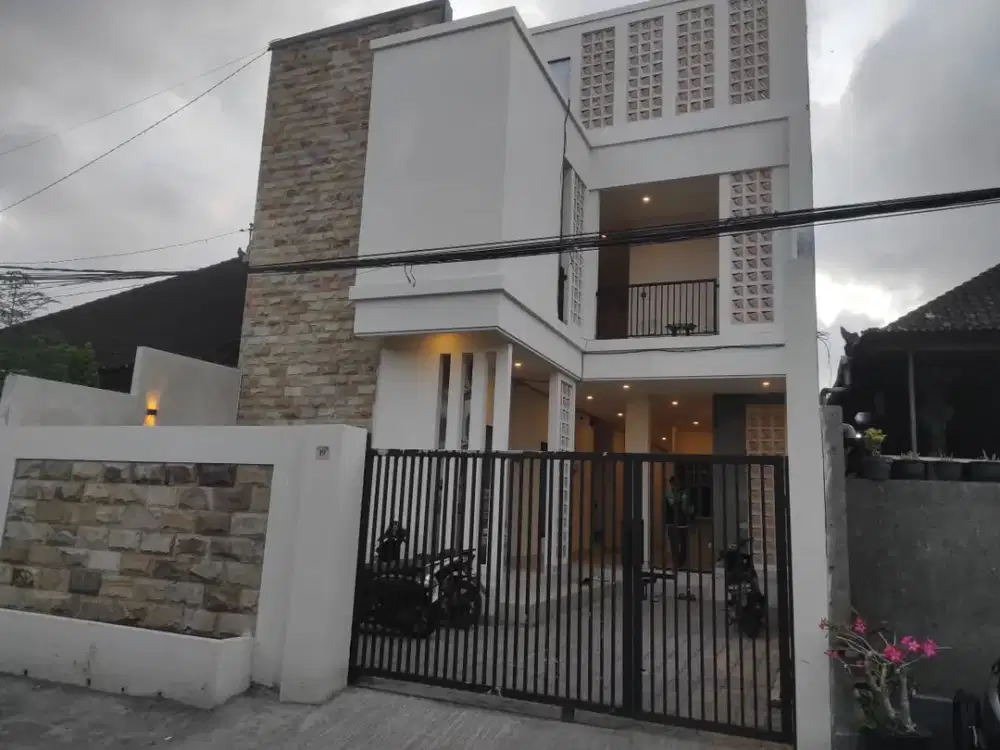 Kost Eksklusif 3 Lantai di Teuku Umar Lokasi Sangat Strategis