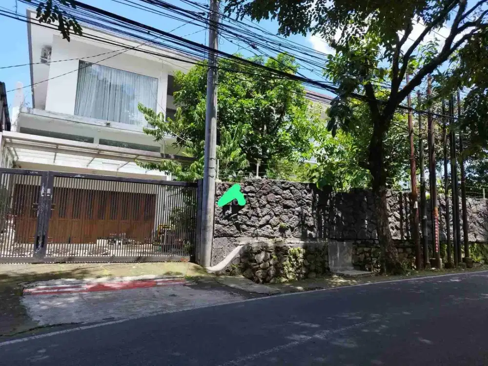 JUAL RUMAH MEWAH FULLY FURNISHED LOKASI STRATEFIS DI CIGADUNG BANDUNG