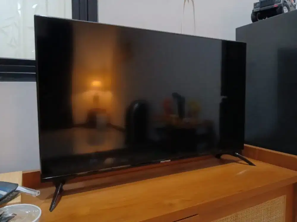 Polytron Smart TV LED