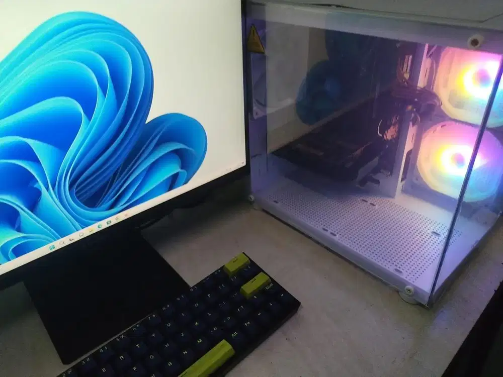 Pc dan monitor second