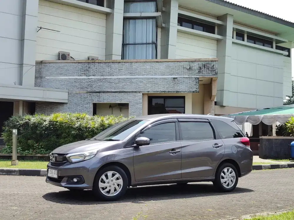 Mobilio E CVT 2017 Matic Facelift Abu Baja Original Terawat Siap Pakai