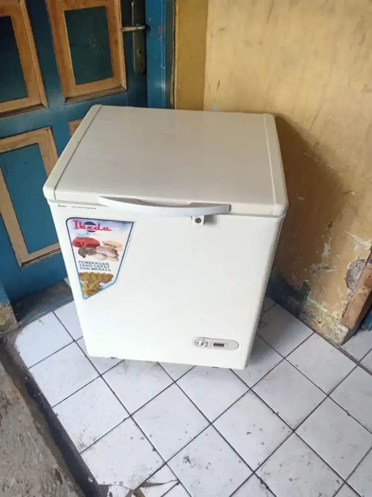 Jual frizer BOK merk ikeda japan 120L dingin beku normal bisa diantar