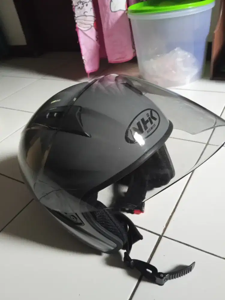 Helm NHK n1 max grey