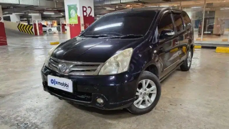 LOW DP Nissan Grand livina 1.5 XV Bensin-AT 2011 SGU