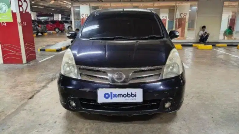 LOW DP Nissan Grand livina 1.5 XV Bensin-AT 2011 SGU