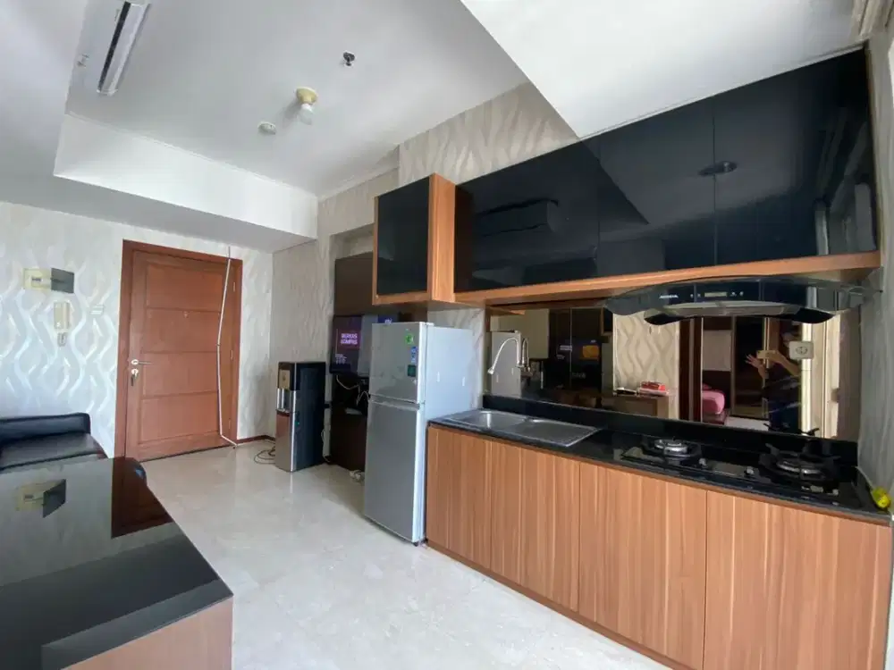 Bisa bulanan sewa Apartemen 2BR Furnish Royal Mediterania Tanjung Duren Lantai Tinggi Dekat Central Park APL SOHO
