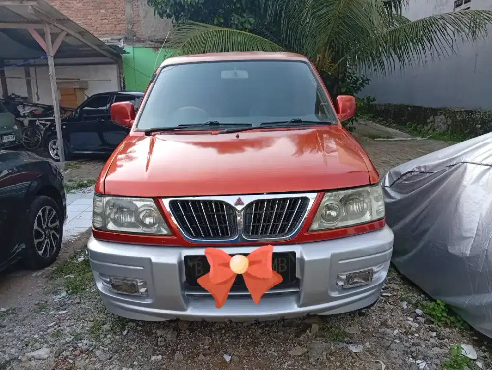 Kuda Grandia 2.0 Injeksi MT AC double 2002