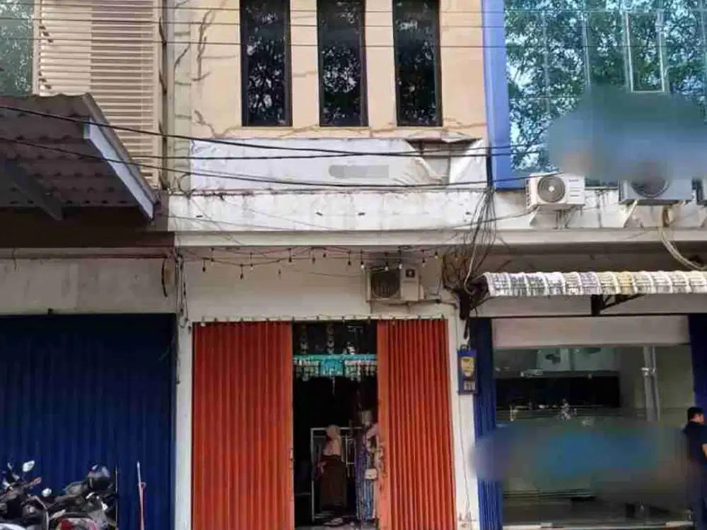 Ruko 3 lantai lokasi ramai Kota Pontianak Jl. Ayani