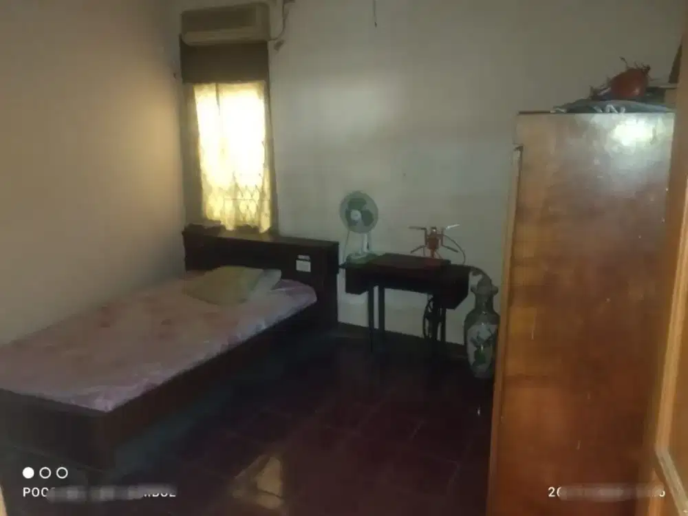 dijual rumah di daerah komplek depkes dengan lokasi strategis