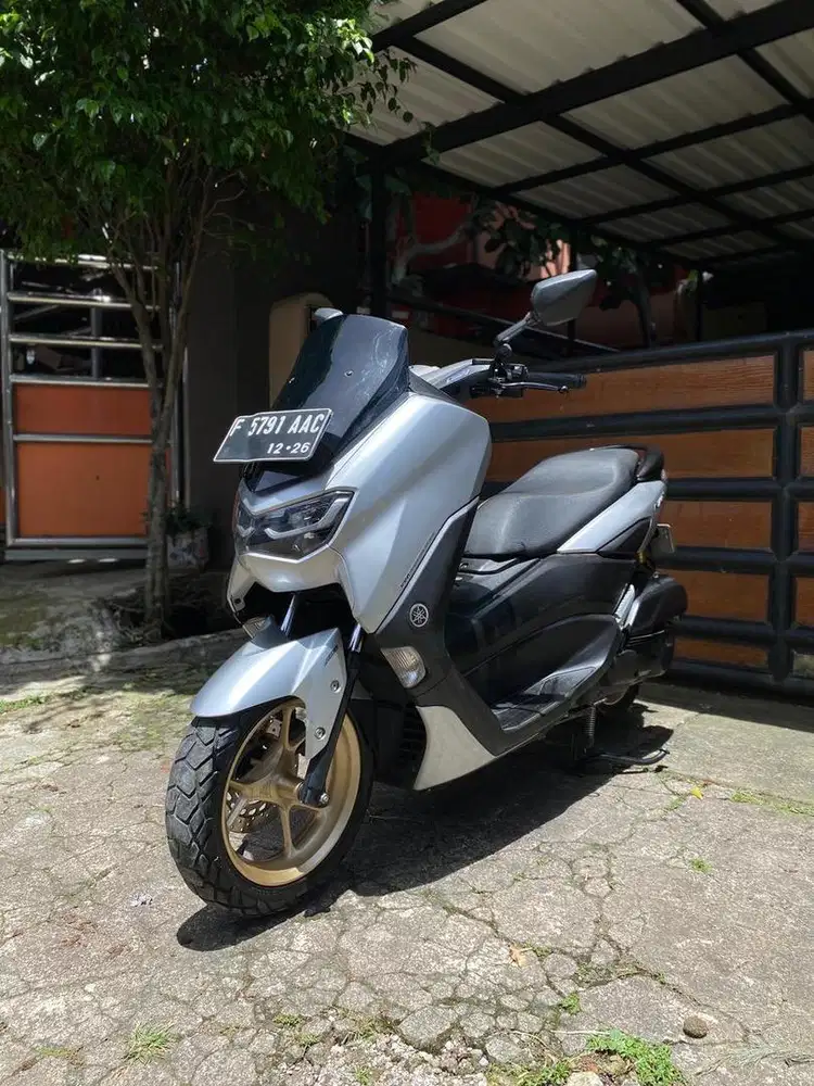 Yamaha NMAX ABS Yconnect keyless SILVER 2021 low km Pcx