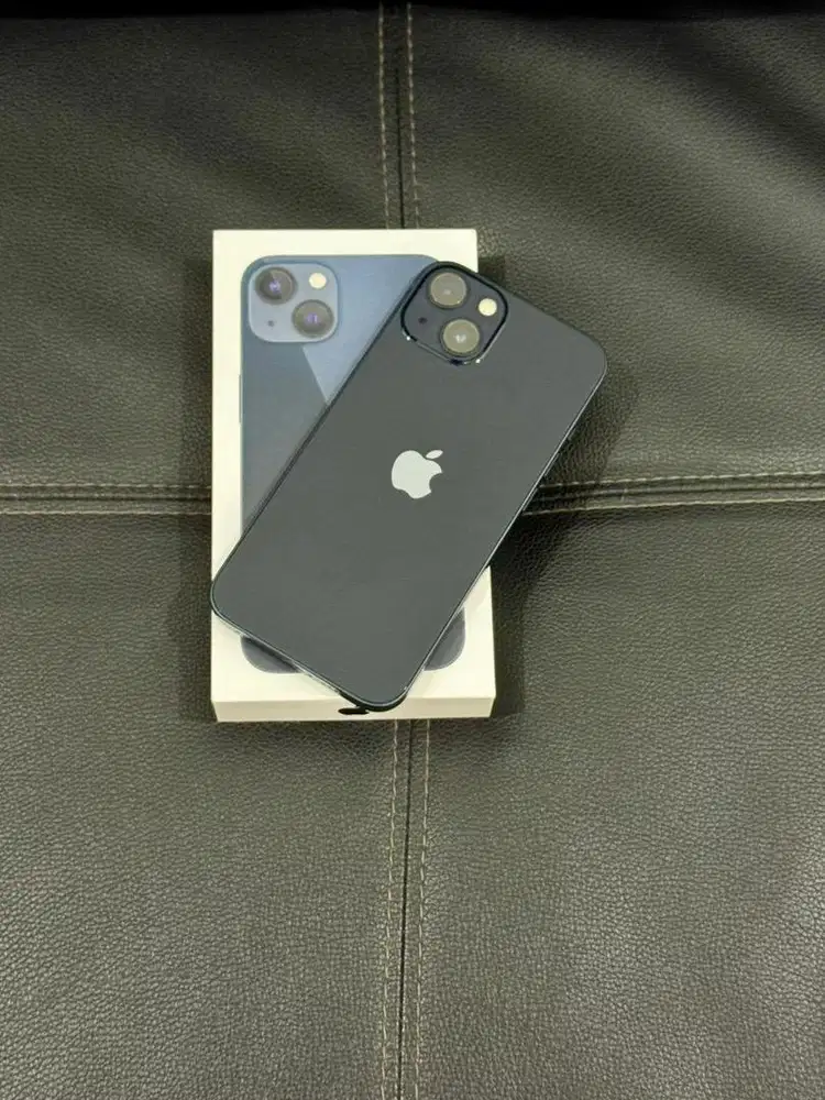 Iphone 13 128 midnight bekas ibox garansi on fullset