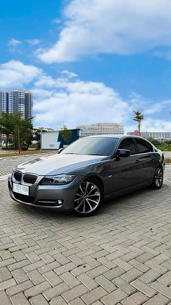 BMW 320i 2012 Bensin