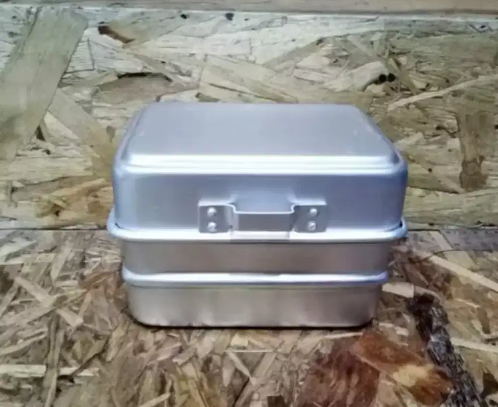 Misting TNI,rantang makanan.,peralatan masak aparat.