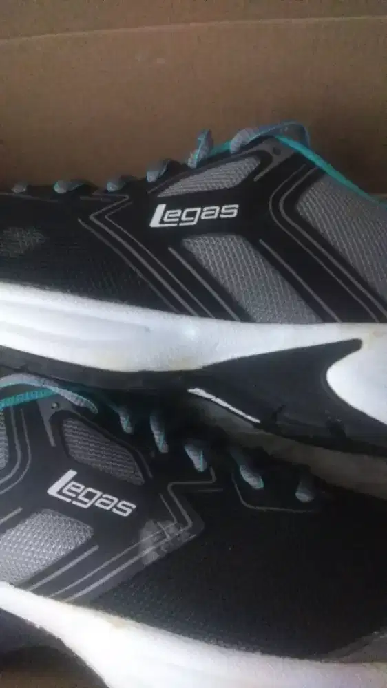 Sepatu.dan enset blutut