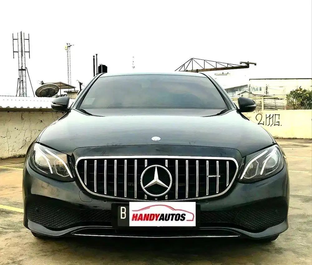 Mercedes Benz E250 W213 AVG Tahun 2016 Matic Hitam