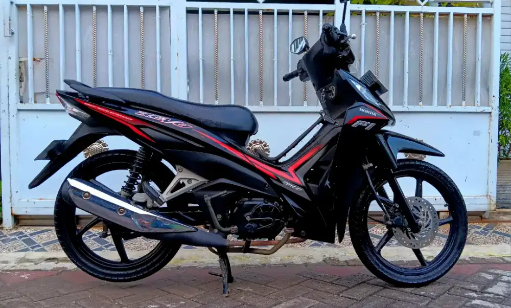 Super mewah HONDA REVO CW 2017.Pajak Baru