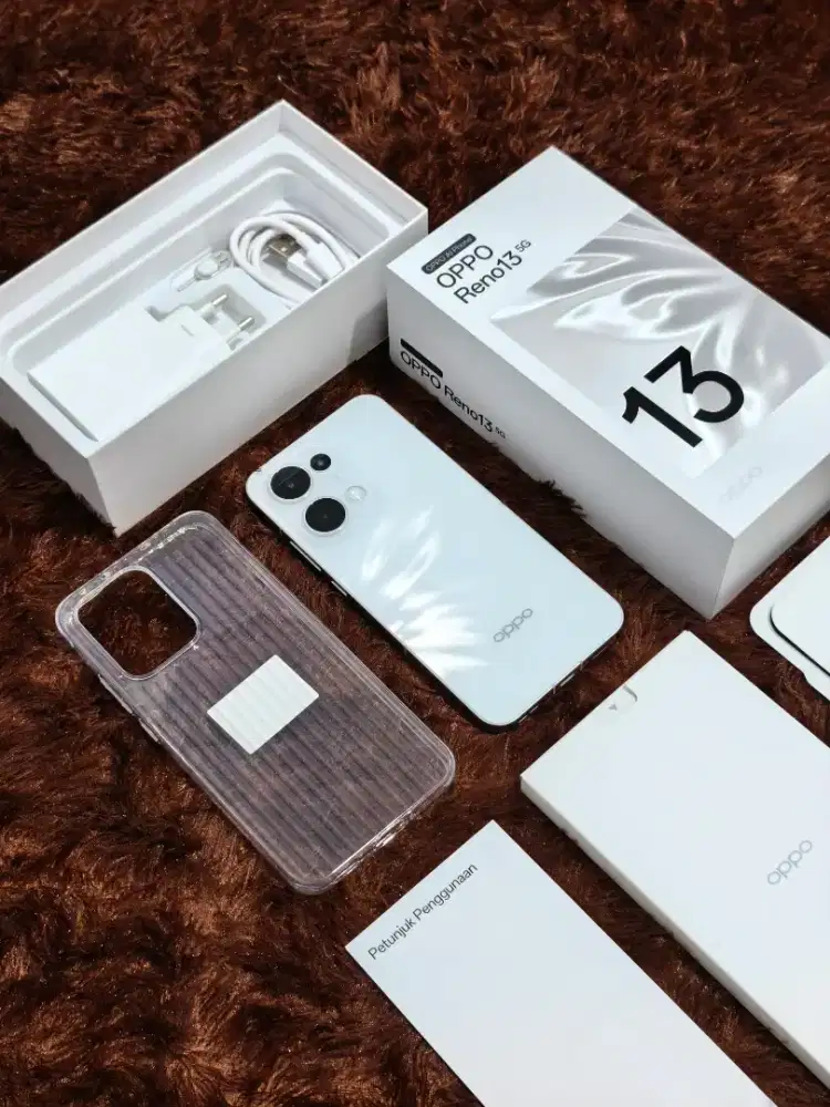 Oppo Reno 13 5G 12/256GB Like New Garansi ON - White