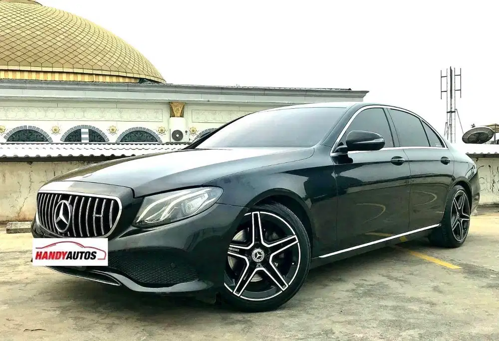 Mercedes Benz E250 W213 AVG Tahun 2016 Matic Hitam