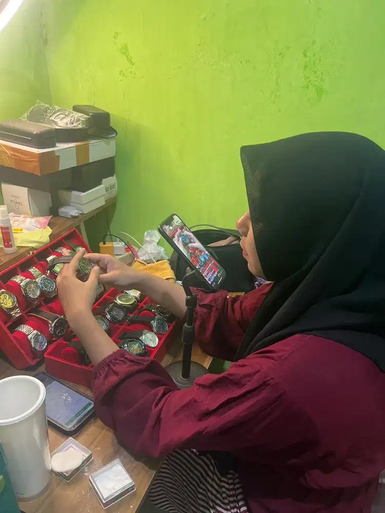 Model wanita harian free lance