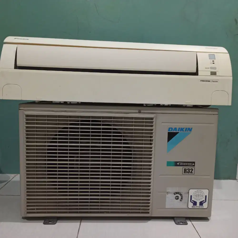 Di jual ac daikin inverter 1/2 pk