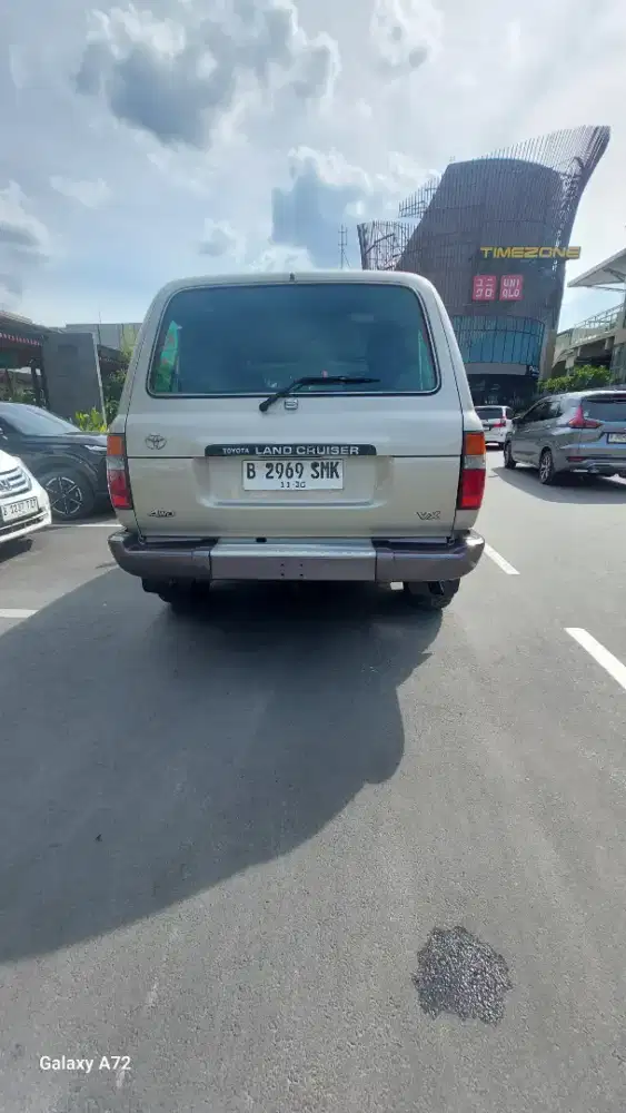 Toyota land cruiser vx80 sang legend