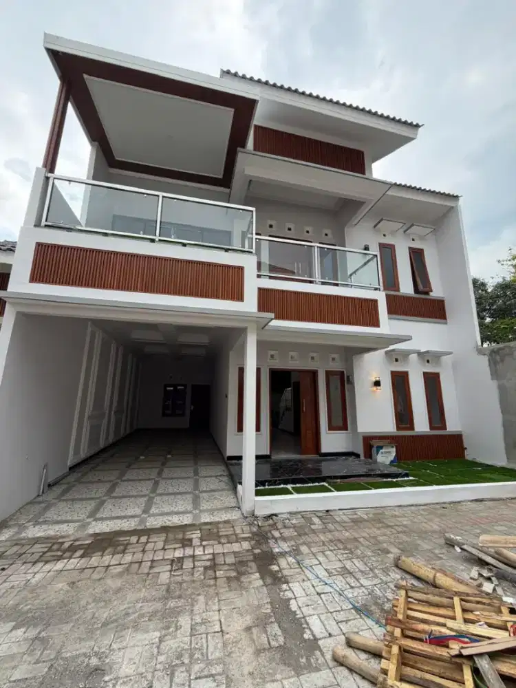 Rumah 2 Lantai Dalam Cluster Full Furnish 15 Menit Ke Kota Jogja