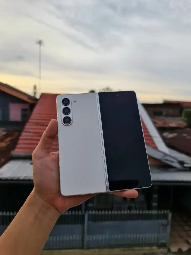 SAMSUNG Z FOLD 5 256GB CREAM SECOND RESMI EX SEIN (-bercak)