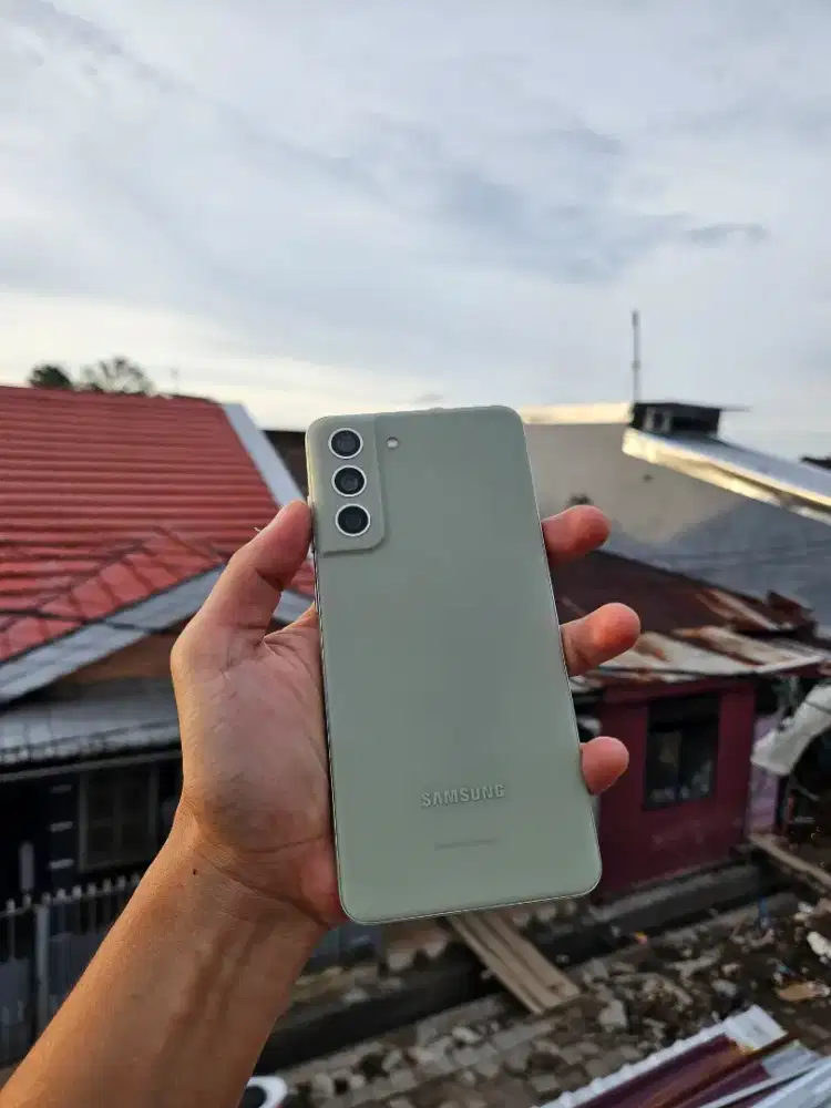 Samsung S21 FE 5G 256gb Olive Resmi Ex.Sein (-garis 1 saja)