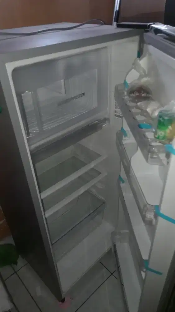 Kulkas Polytron Pemakaian 1Thn