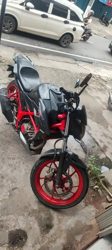 Honda cb150r mulus mesin terawat