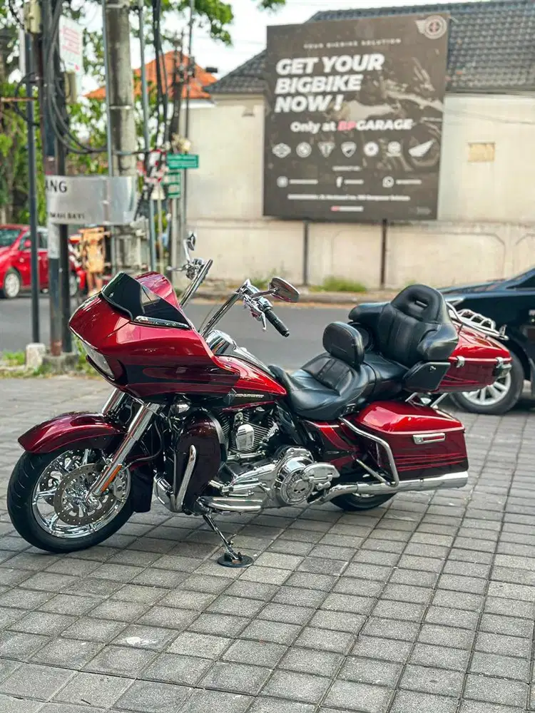 H-D Road Glide CVO Ultra 110Ci Two tone istimewa low odo mulus